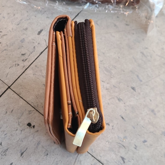 Wallet - Picture 4 of 4